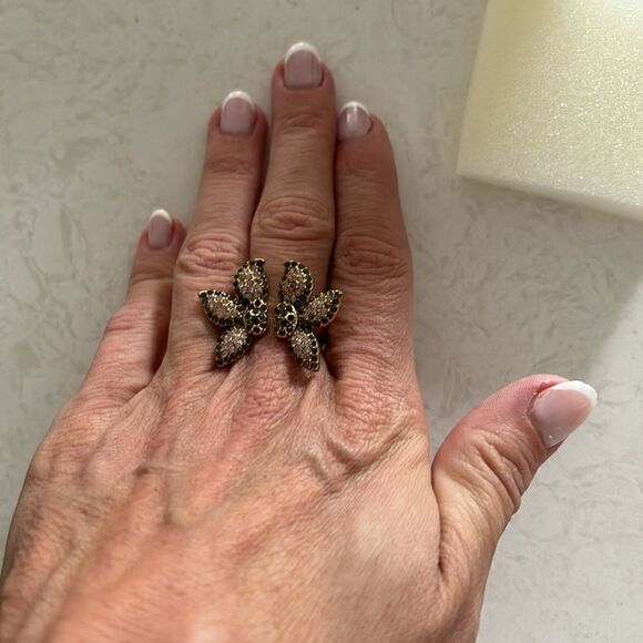 Stella and Dot floral pave ring - medium/ large adjustable size - Picture 4 of 5